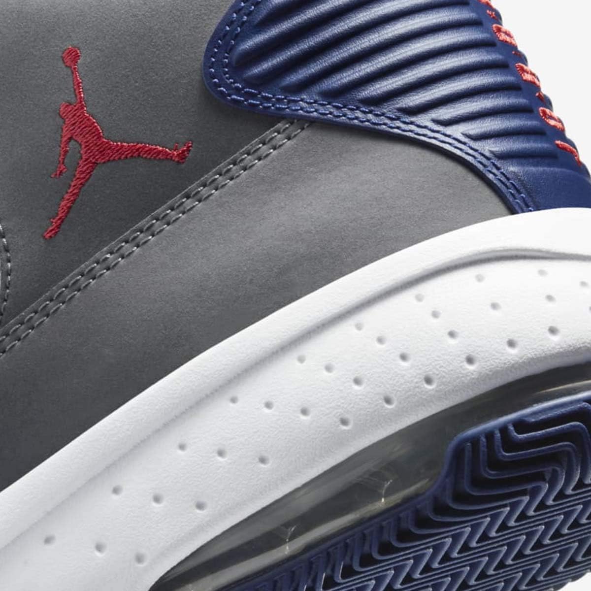 Nike Men's Jordan Max Aura 2 Basketball Shoe