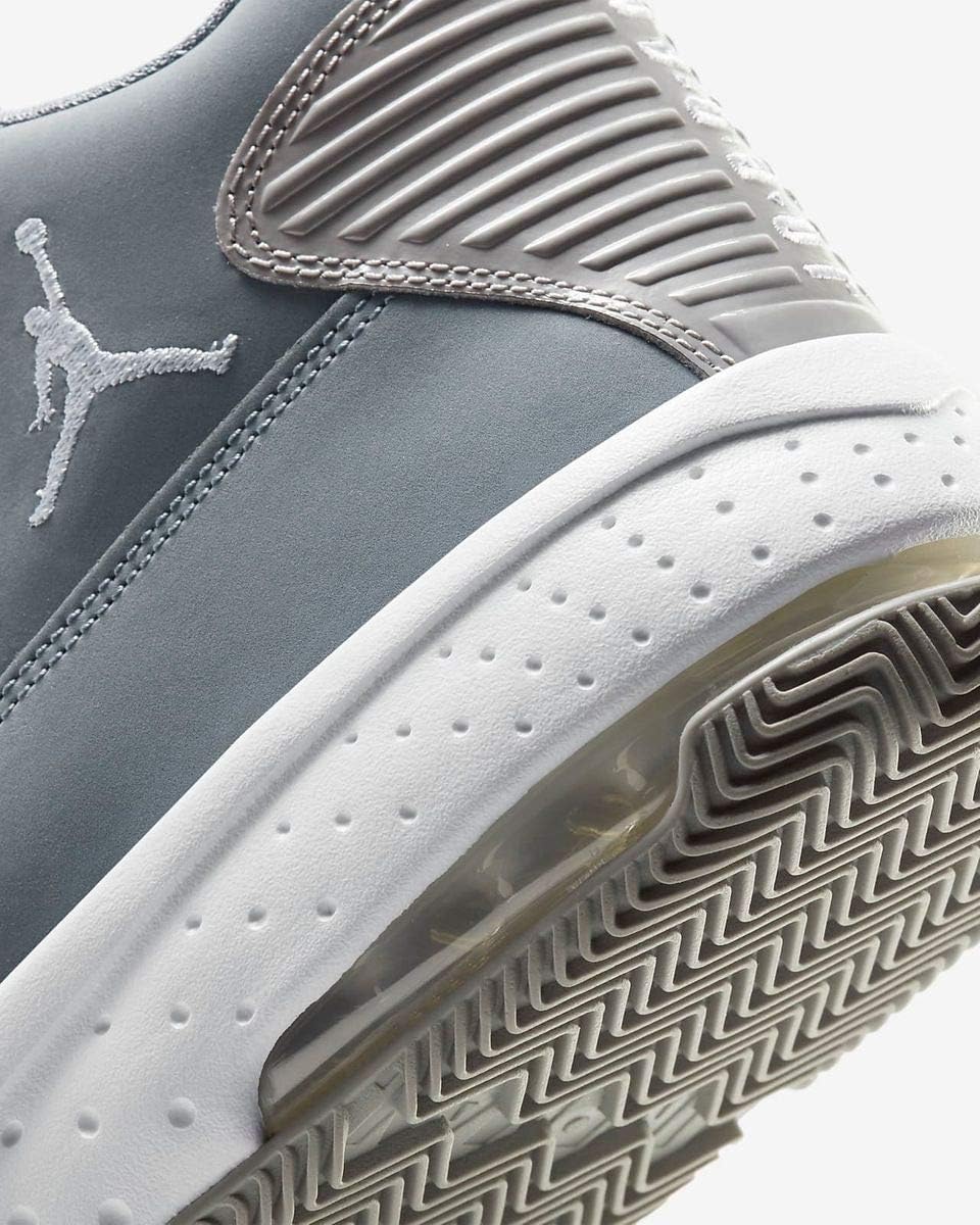 Nike Men's Jordan Max Aura 2 Basketball Shoe